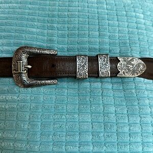 Lucchese's goat leather belt. Size 34.
